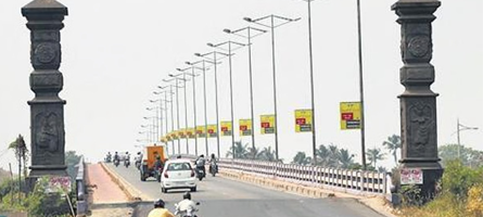 GIDA blocks service road near  Queen’s Walkway